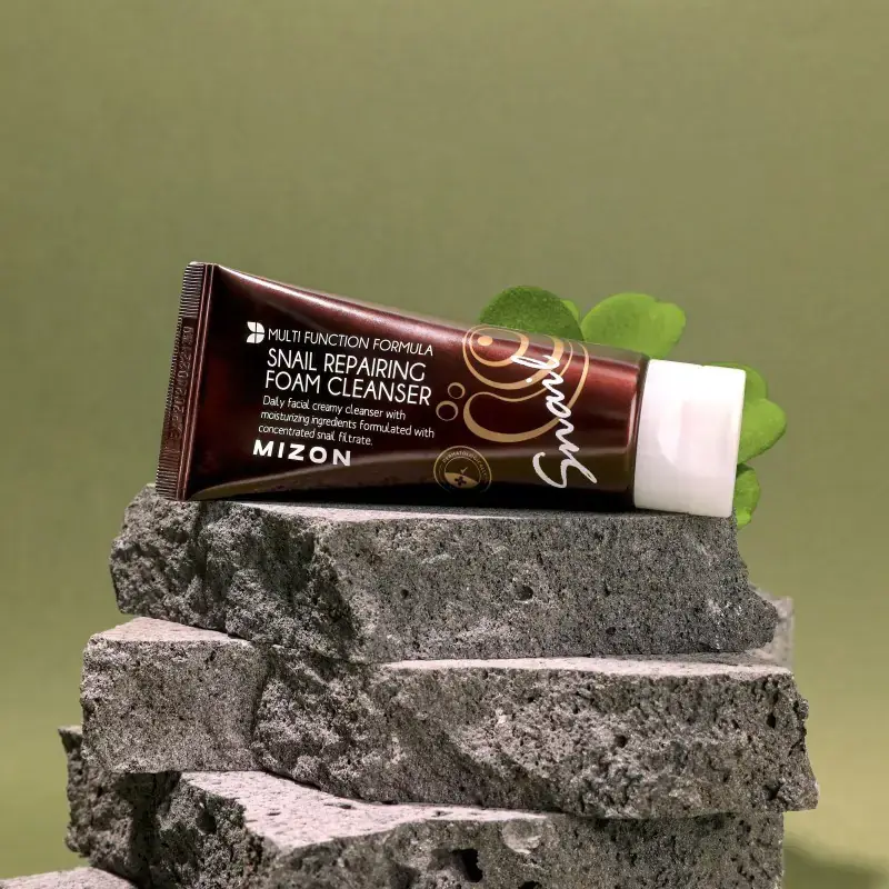MIZON Snail repairing foam cleanser / Veido prausiklis 60 ml
