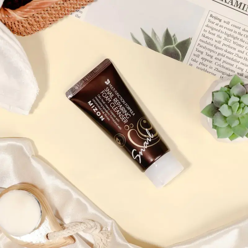 MIZON Snail repairing foam cleanser / Veido prausiklis 60 ml