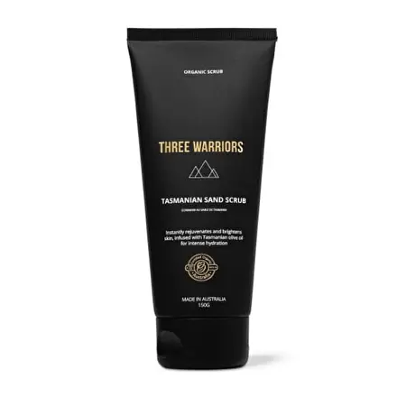 THREE WARRIORS Tasmanijos smėlio kūno šveitiklis „Tasmanian Sand Scrub”, 150ml