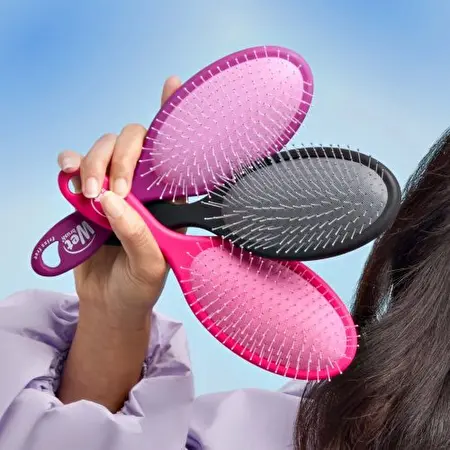 WetBrush Frizz-Free Detangler Hair Brush with Ionic Technology Black